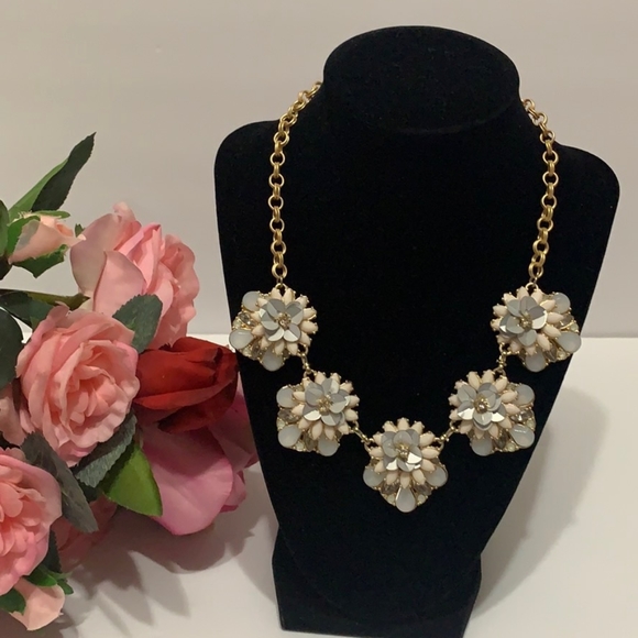 Beautiful necklace with multicolored stones - Picture 4 of 5